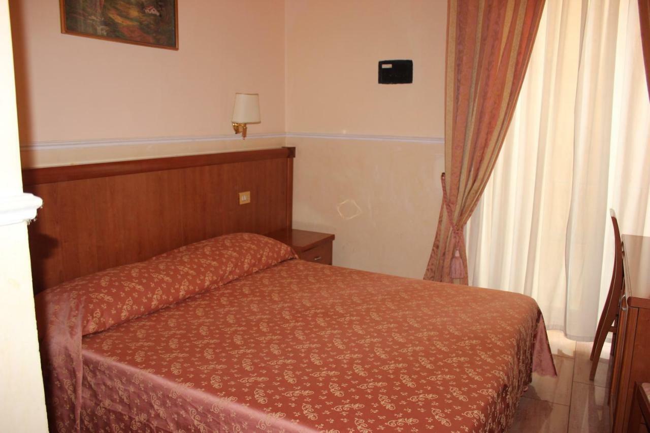 Alex City Inn III Рим Экстерьер фото