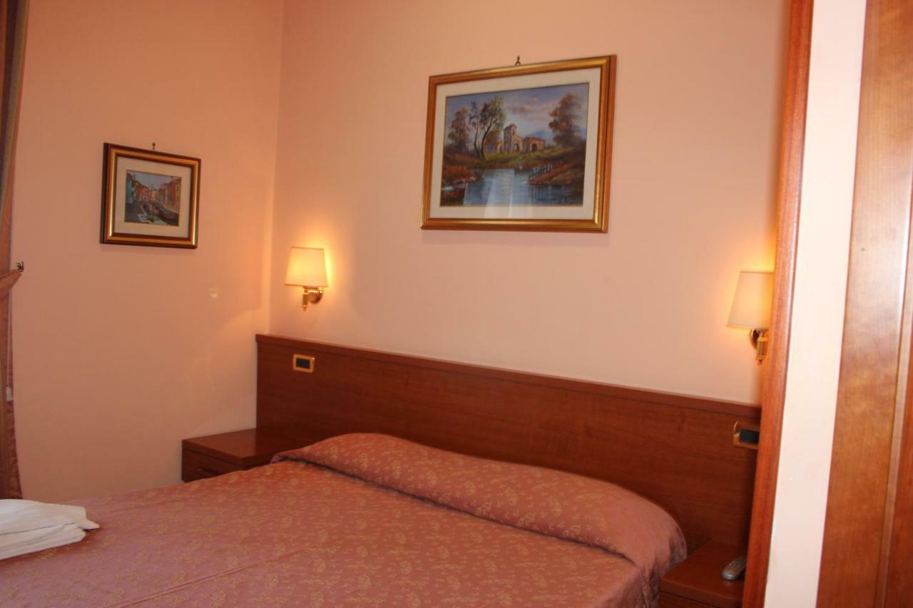 Alex City Inn III Рим Экстерьер фото