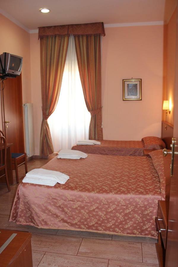 Alex City Inn III Рим Экстерьер фото
